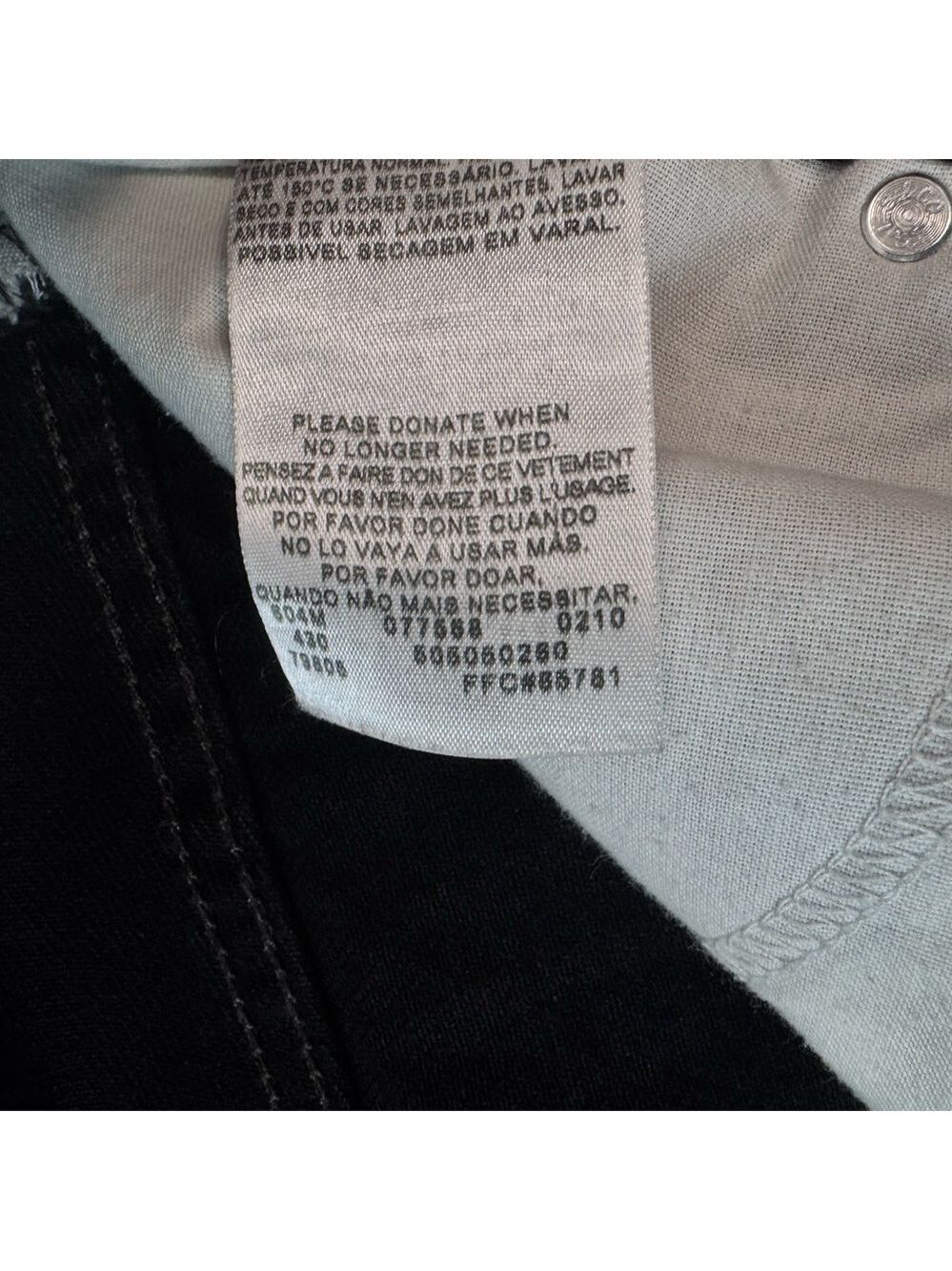 Levi’s 505 Men’s Black Jeans Size 38x30 (Inseam 28”) Regular Fit Made in Mexico - Picture 4 of 7